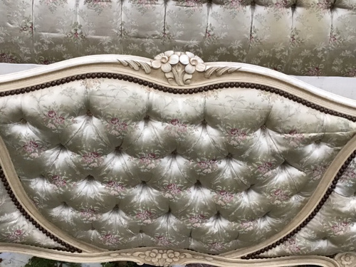 VINTAGE FRENCH DEEP BUTTONED CAPITONE BED